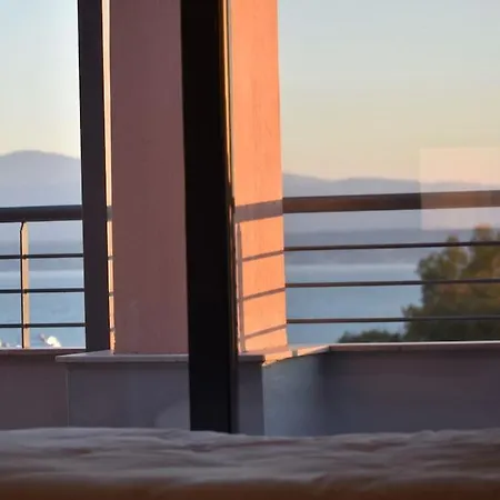 Beachfront Penthouse With Seaview *