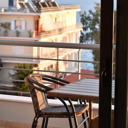 Beachfront Penthouse With Seaview Λευκαντί
